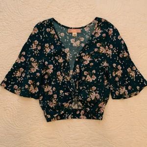 Aribah V Neck Crop Top